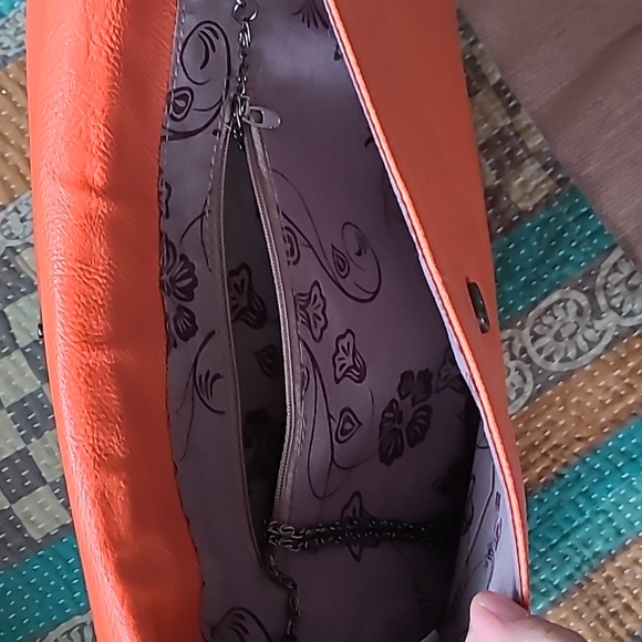 🦋5/$25 Skull clutch/purse - Picture 3 of 4